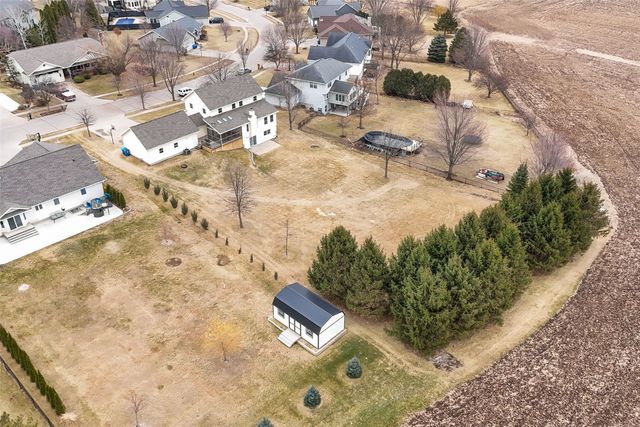 333 Hillview Drive SE, Mt Vernon, IA 52314