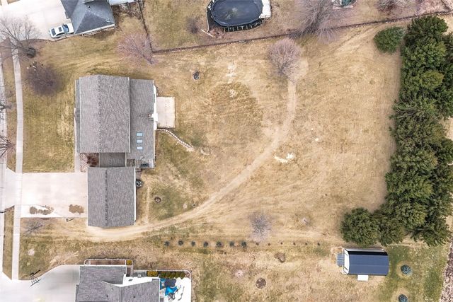 333 Hillview Drive SE, Mt Vernon, IA 52314