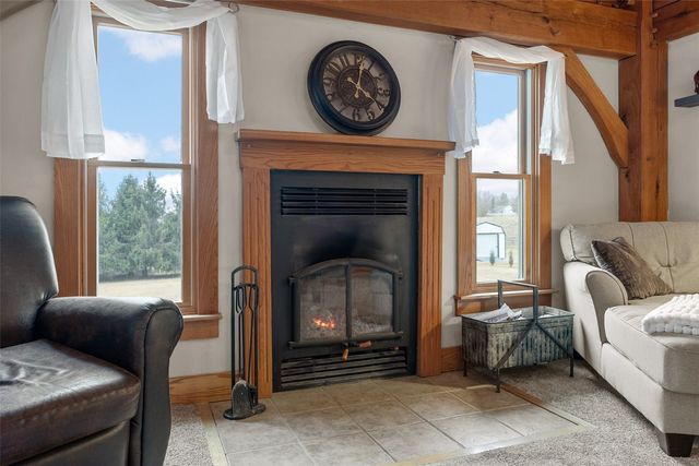 333 Hillview Drive SE, Mt Vernon, IA 52314