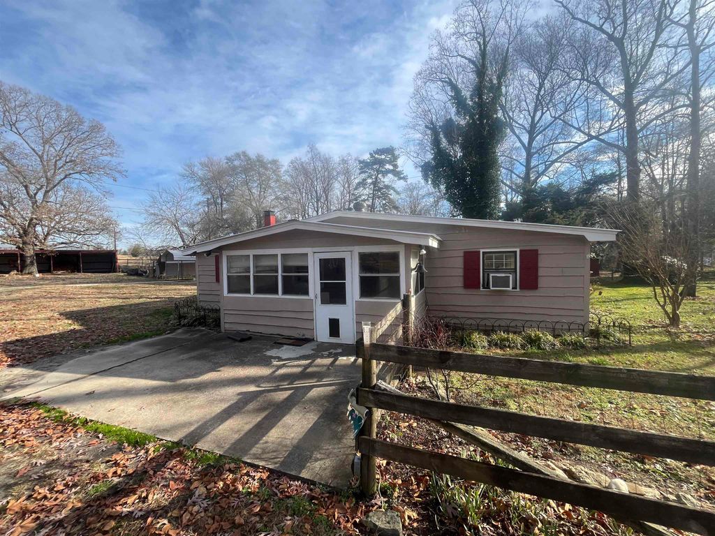 1355 Cudd Drive, Chesnee, SC 29323