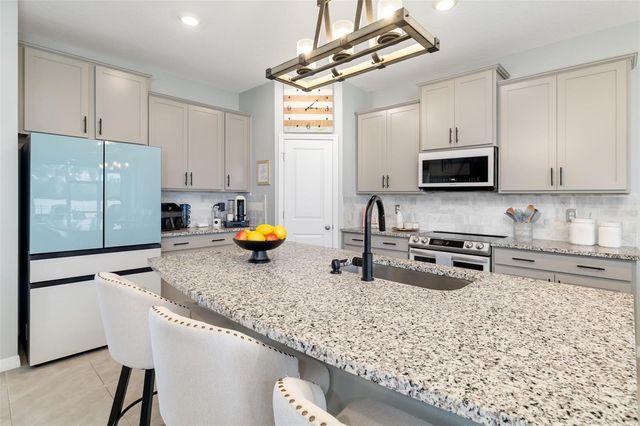 15905 5TH AVENUE E, Bradenton, FL 34212