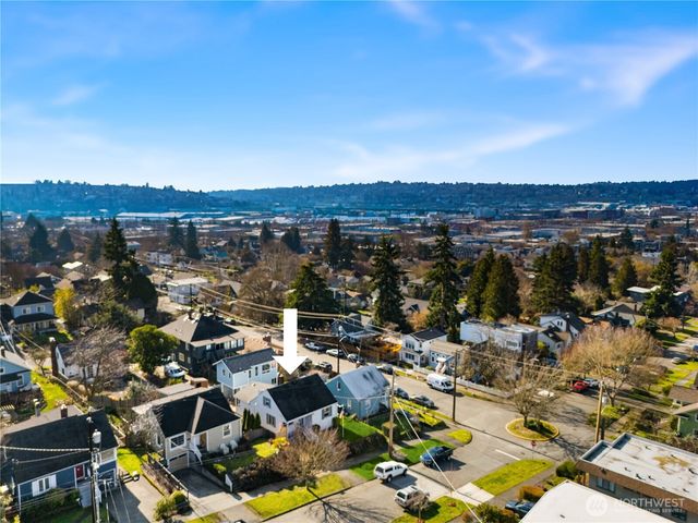 347 NW 52nd Street, Seattle, WA 98107