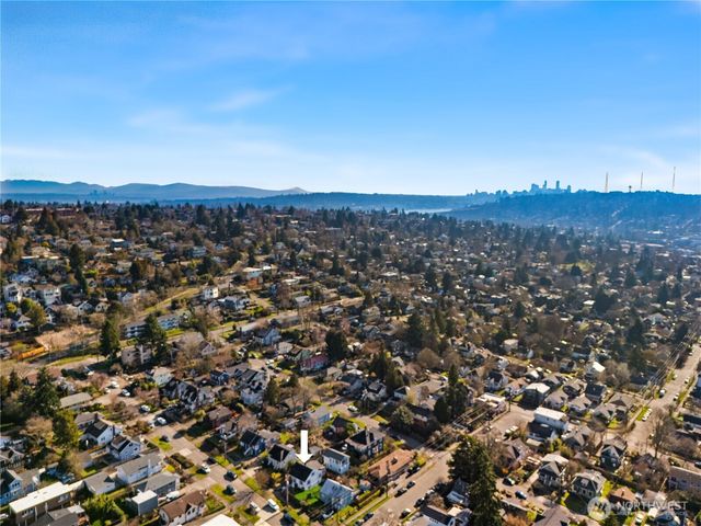 347 NW 52nd Street, Seattle, WA 98107