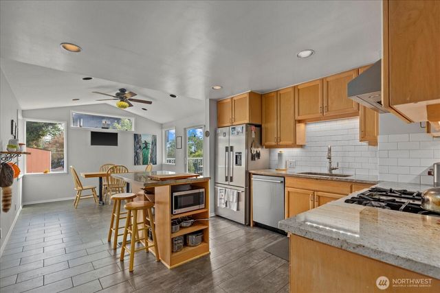 347 NW 52nd Street, Seattle, WA 98107