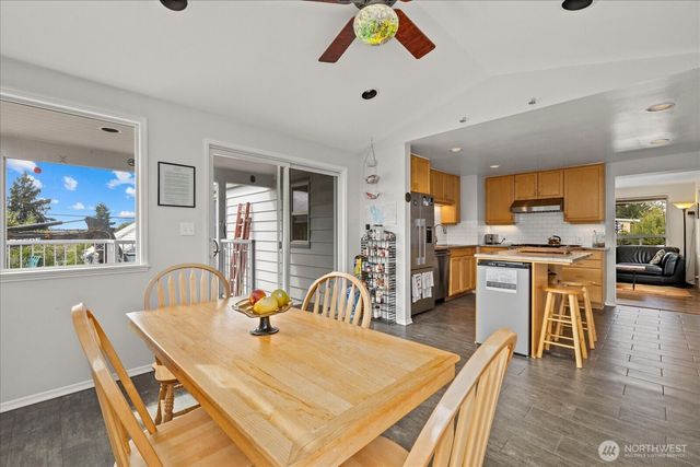 347 NW 52nd Street, Seattle, WA 98107