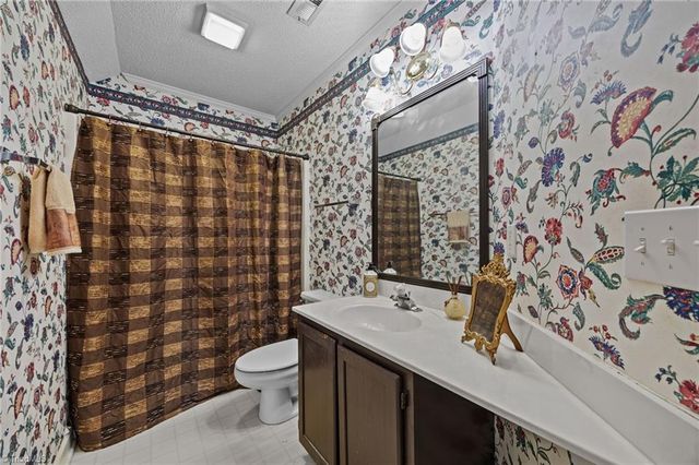 228 Holly Ridge Lane, Mebane, NC 27302