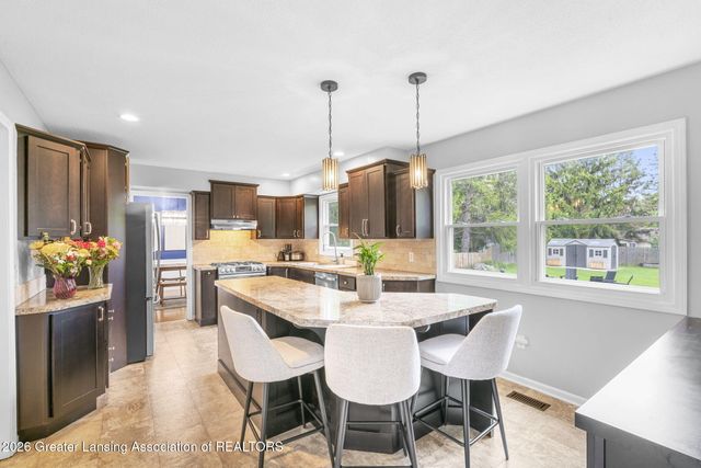 5784 N Green Road, Haslett, MI 48840
