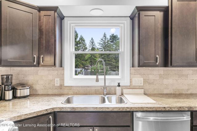 5784 N Green Road, Haslett, MI 48840