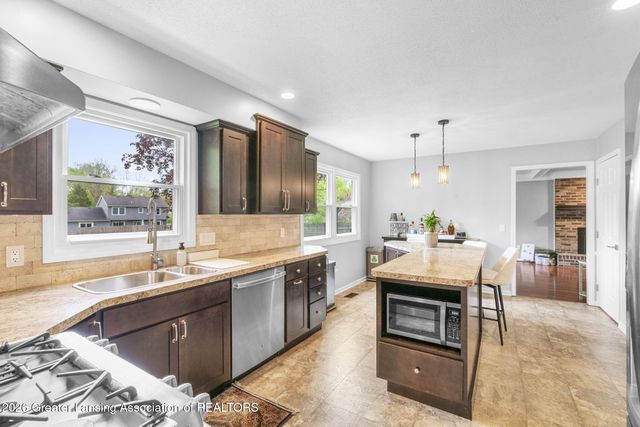 5784 N Green Road, Haslett, MI 48840