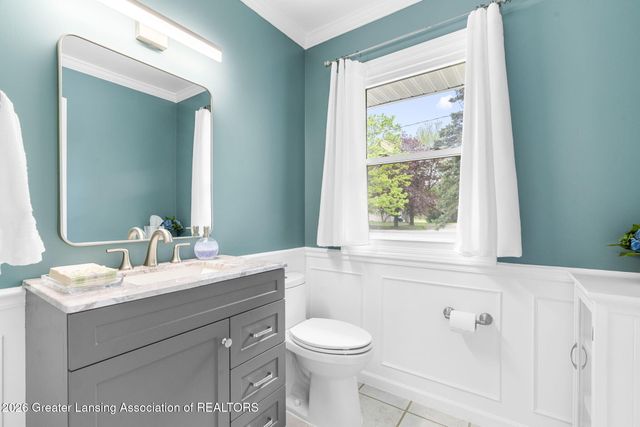 5784 N Green Road, Haslett, MI 48840