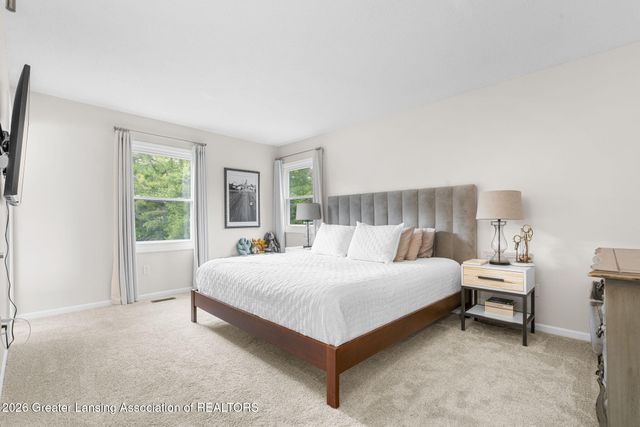5784 N Green Road, Haslett, MI 48840