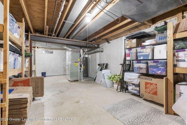5784 N Green Road, Haslett, MI 48840