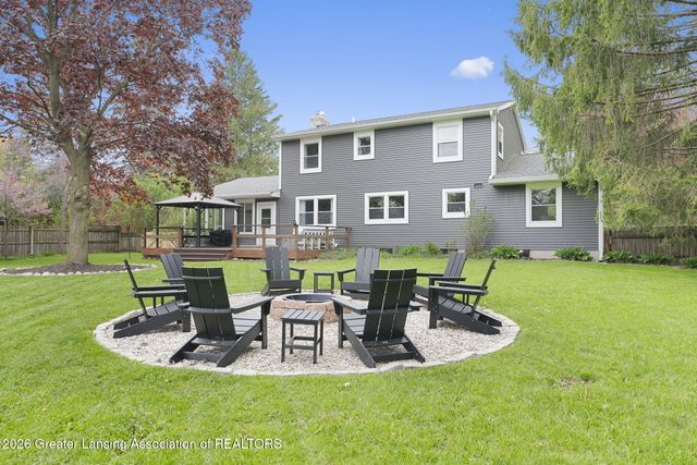 5784 N Green Road, Haslett, MI 48840