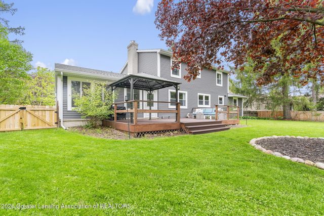 5784 N Green Road, Haslett, MI 48840