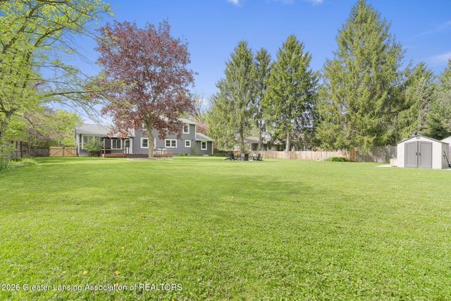 5784 N Green Road, Haslett, MI 48840