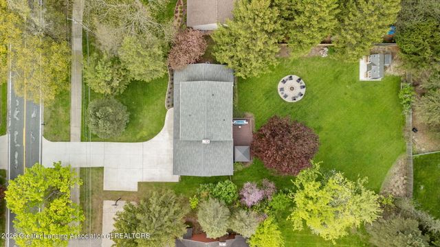 5784 N Green Road, Haslett, MI 48840