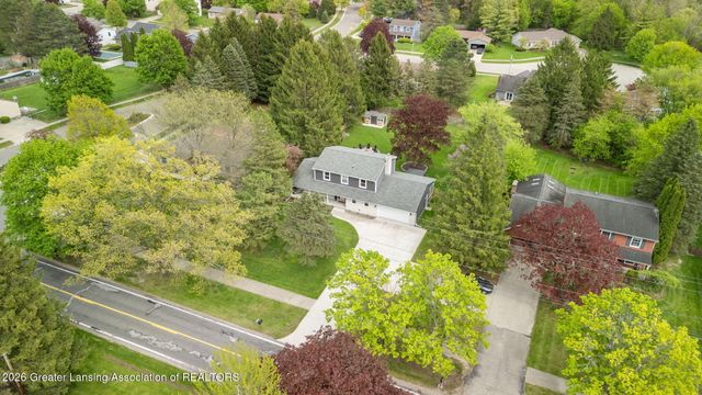 5784 N Green Road, Haslett, MI 48840