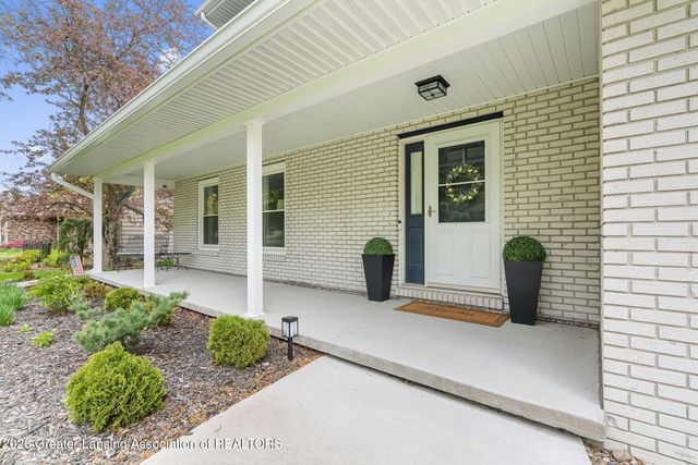 5784 N Green Road, Haslett, MI 48840