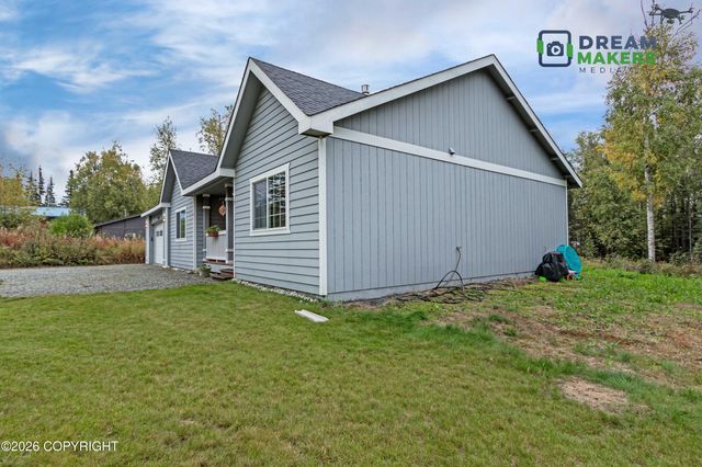 1820 S Rue de La Paix Loop, Wasilla, AK 99623
