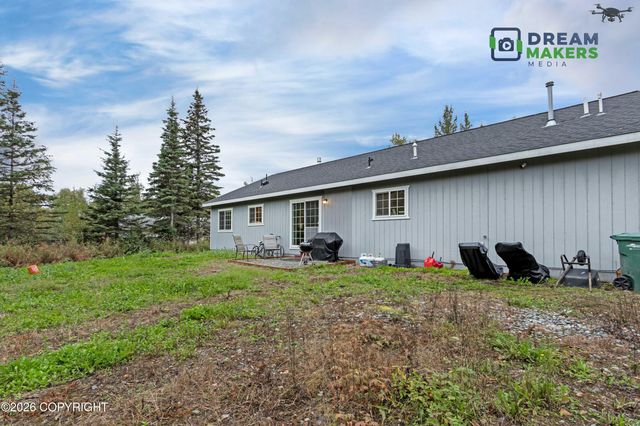 1820 S Rue de La Paix Loop, Wasilla, AK 99623