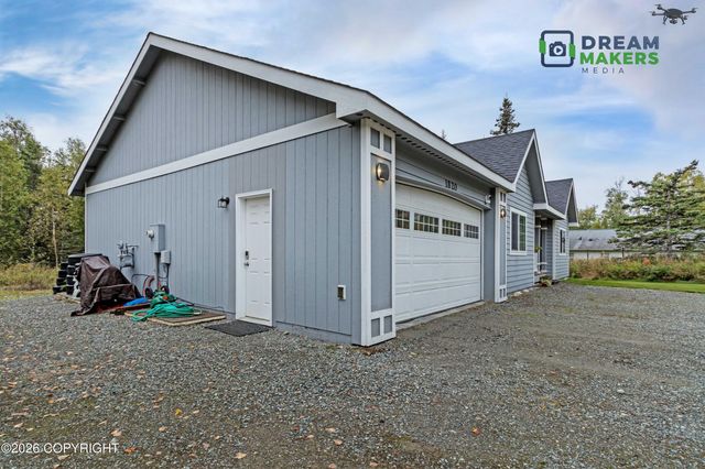 1820 S Rue de La Paix Loop, Wasilla, AK 99623
