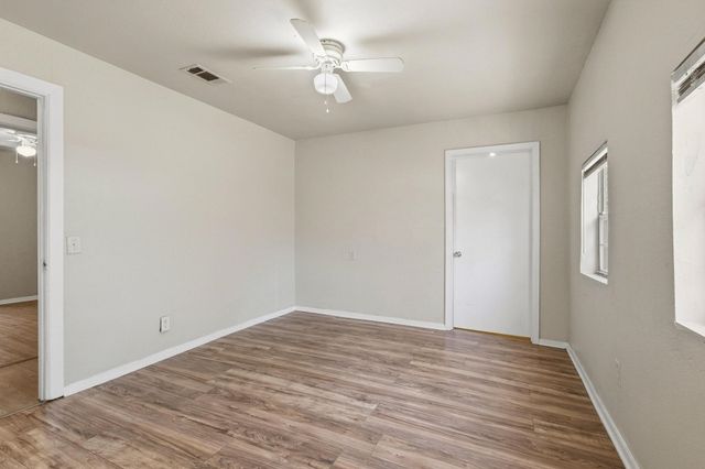 907 Thatcher Street, Denison, TX 75020