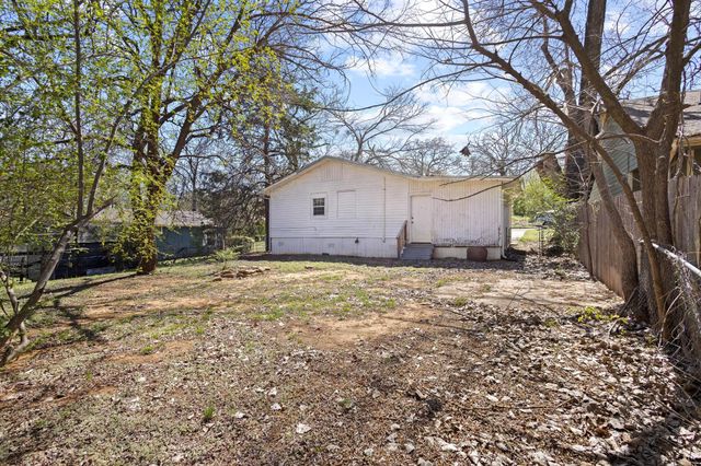 907 Thatcher Street, Denison, TX 75020