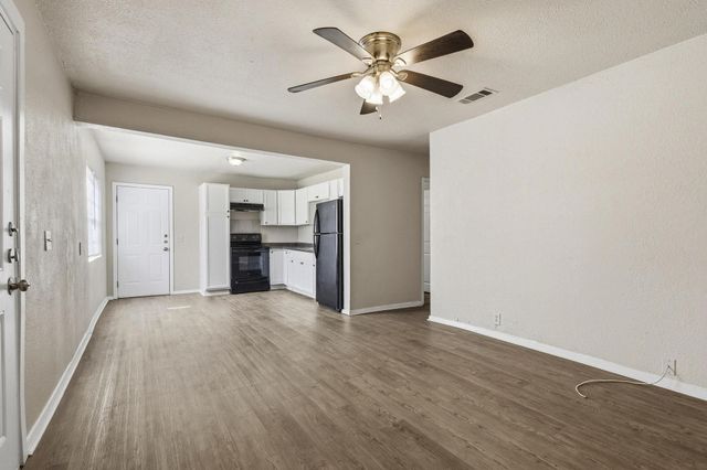 907 Thatcher Street, Denison, TX 75020