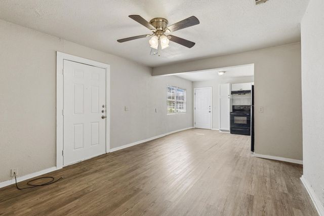 907 Thatcher Street, Denison, TX 75020