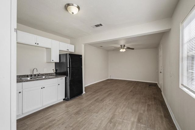 907 Thatcher Street, Denison, TX 75020