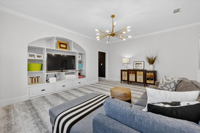 1823 Southpark Drive, Arlington, TX 76013