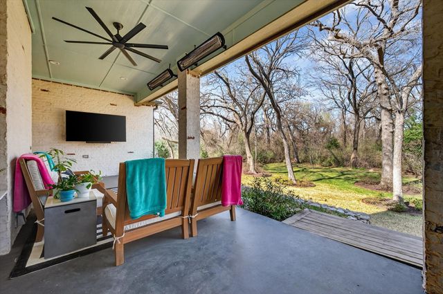 1823 Southpark Drive, Arlington, TX 76013