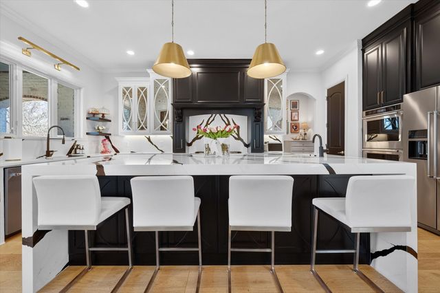 1823 Southpark Drive, Arlington, TX 76013