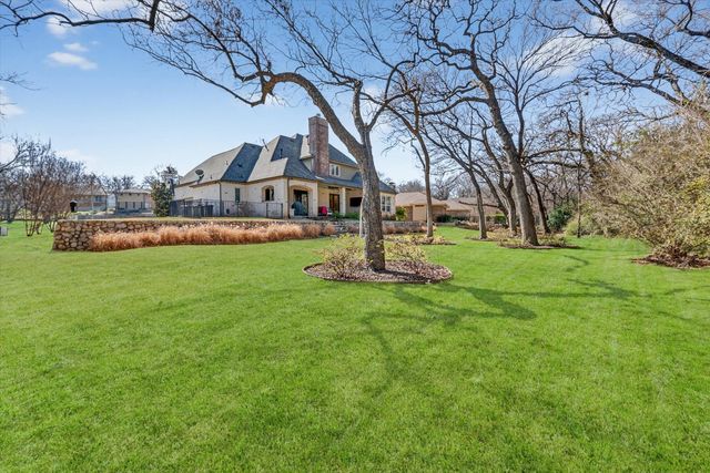 1823 Southpark Drive, Arlington, TX 76013