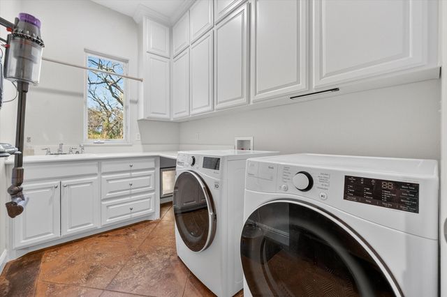 1823 Southpark Drive, Arlington, TX 76013