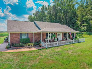 577 E Shelton Road, Boonville, IN 47601