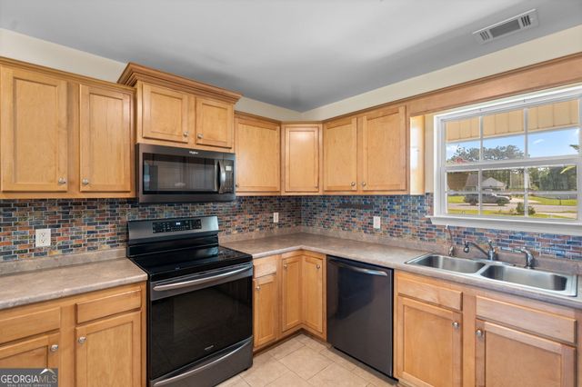 333 Labrador Lane, Guyton, GA 31312