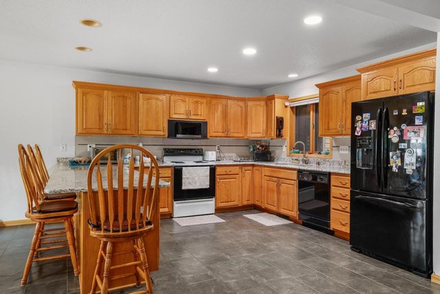 1075 Lauderdale N, Onalaska, WI 54650