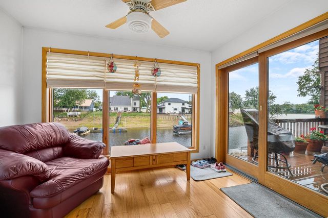 1075 Lauderdale N, Onalaska, WI 54650