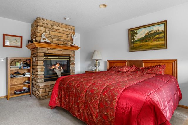 1075 Lauderdale N, Onalaska, WI 54650