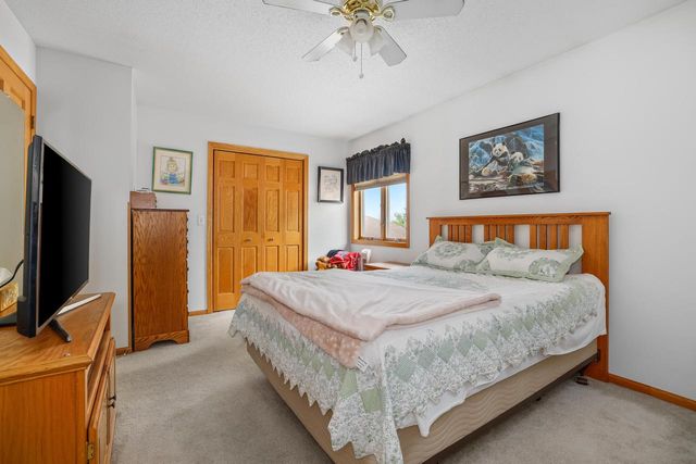 1075 Lauderdale N, Onalaska, WI 54650