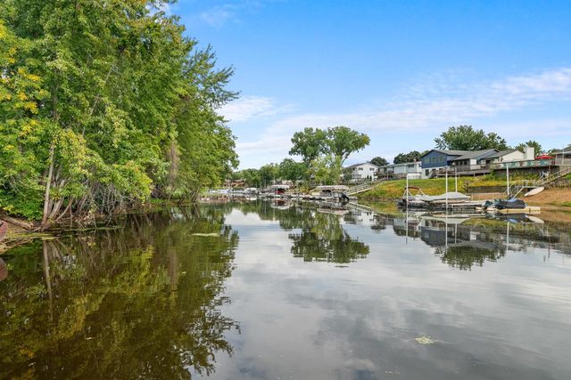 1075 Lauderdale N, Onalaska, WI 54650