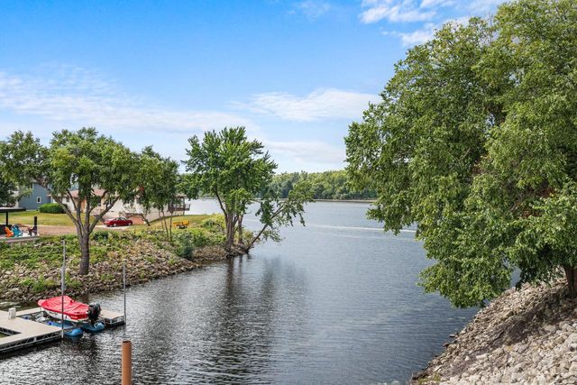 1075 Lauderdale N, Onalaska, WI 54650