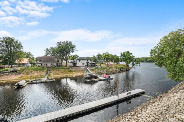 1075 Lauderdale N, Onalaska, WI 54650