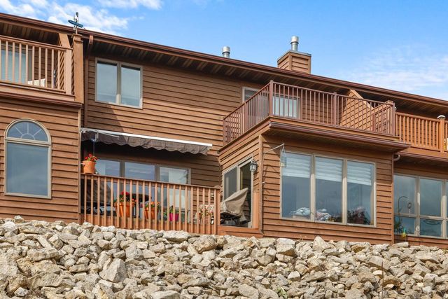 1075 Lauderdale N, Onalaska, WI 54650