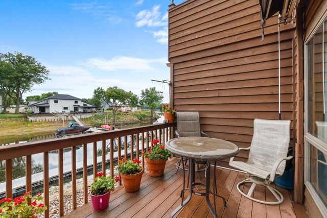 1075 Lauderdale N, Onalaska, WI 54650