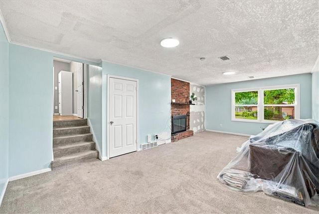 10001 Cambridge Avenue, Kansas City, MO 64134