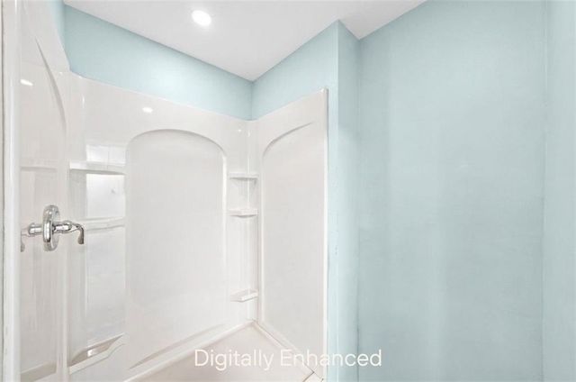 10001 Cambridge Avenue, Kansas City, MO 64134