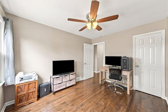 10001 Cambridge Avenue, Kansas City, MO 64134
