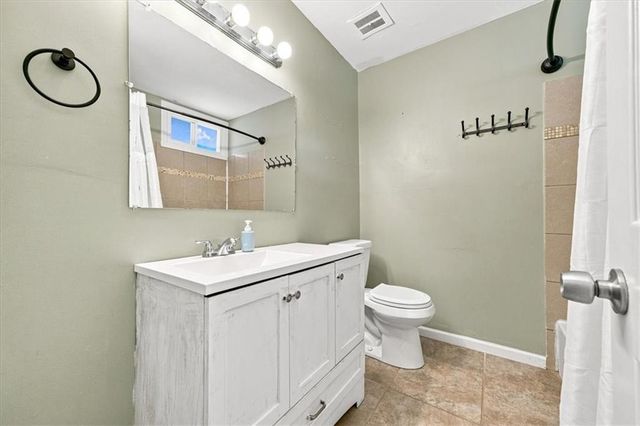 10001 Cambridge Avenue, Kansas City, MO 64134